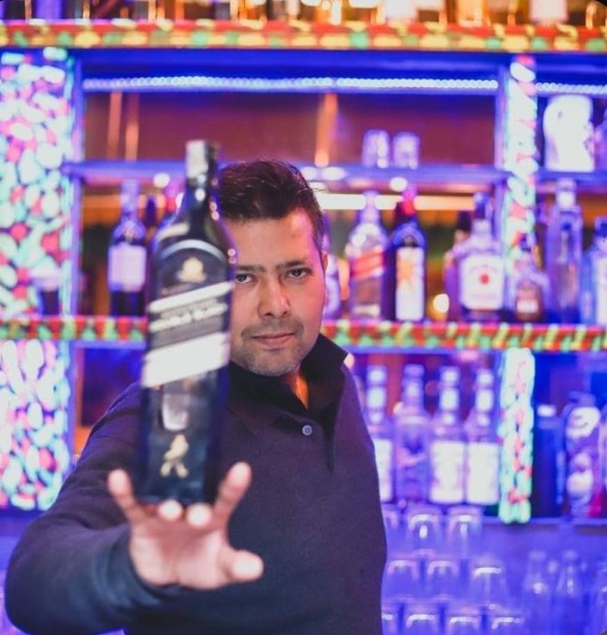 Boozers bar bartender 
